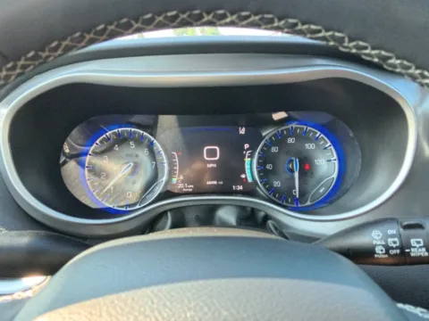 Photos of 2025 Chrysler Pacifica Select for sale in Terre Haute, IN at Dorsett Nissan