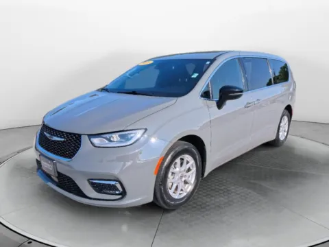 Gray 2025 Chrysler Pacifica Select for sale in Terre Haute, IN