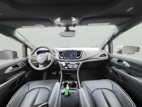 Photos of 2025 Chrysler Pacifica Limited for sale in Terre Haute, IN at Dorsett Nissan