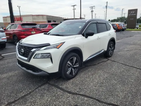 White 2021 Nissan Rogue SL for sale in Terre Haute, IN