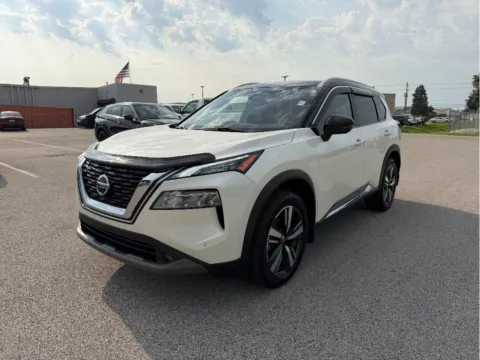 White 2021 Nissan Rogue SL for sale in Terre Haute, IN