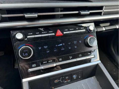 More photos of 2025 Hyundai Santa Fe Hybrid SEL at Dorsett Nissan, IN