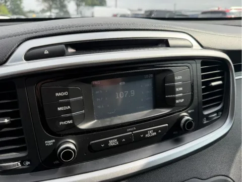 Another view of 2017 Kia Sorento LX for sale in Terre Haute, IN at Dorsett Nissan
