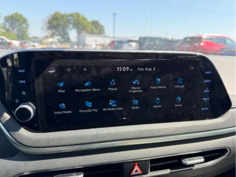 Another view of 2023 Hyundai Sonata SEL for sale in Terre Haute, IN at Dorsett Nissan