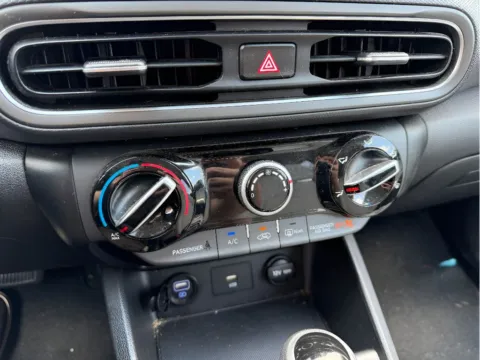 More photos of 2022 Hyundai Kona SEL at Dorsett Nissan, IN