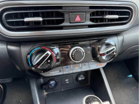 More photos of 2022 Hyundai Kona SEL at Dorsett Nissan, IN