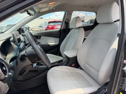 More photos of 2022 Hyundai Kona SEL at Dorsett Nissan, IN
