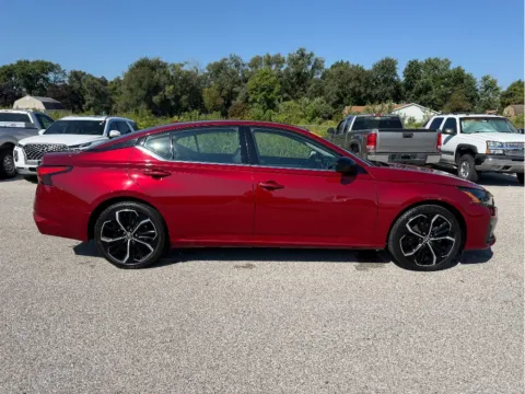More photos of 2024 Nissan Altima 2.5 SR at Dorsett Nissan, IN