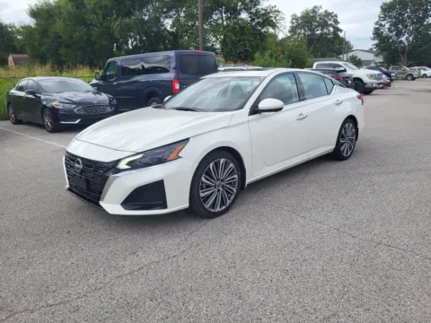 White 2025 Nissan Altima SL for sale in Terre Haute, IN