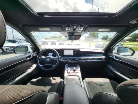 Photos of 2024 Hyundai Palisade Calligraphy Night Edition for sale in Terre Haute, IN at Dorsett Nissan