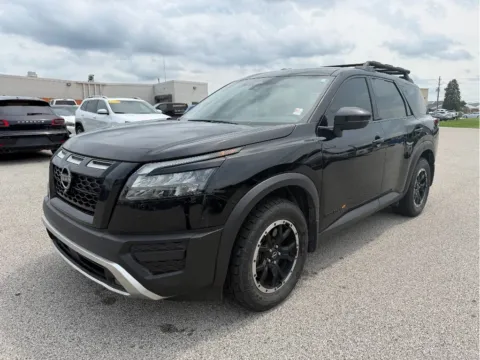 Black 2023 Nissan Pathfinder Rock Creek for sale in Terre Haute, IN