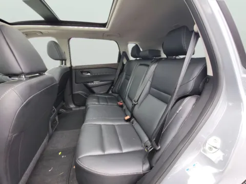 More photos of 2023 Nissan Rogue SL at Dorsett Nissan, IN