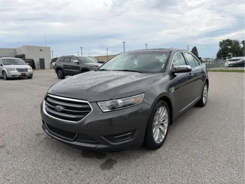 Gray 2017 Ford Taurus Limited for sale in Terre Haute, IN