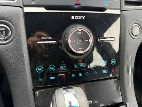 More photos of 2017 Ford Taurus Limited at Dorsett Nissan, IN