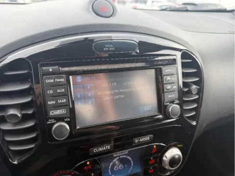 More photos of 2015 Nissan Juke SL at Dorsett Nissan, IN