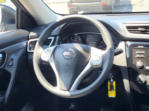 More photos of 2016 Nissan Rogue S at Dorsett Nissan, IN