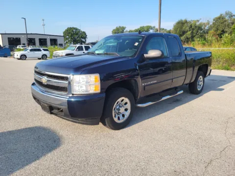 Blue 2007 Chevrolet Silverado 1500 LT w/1LT for sale in Terre Haute, IN