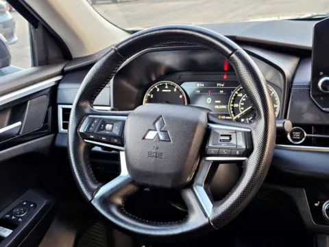 More photos of 2024 Mitsubishi Outlander SE at Dorsett Nissan, IN