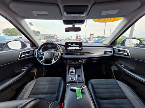 Photos of 2024 Mitsubishi Outlander SE for sale in Terre Haute, IN at Dorsett Nissan