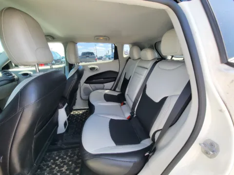 More photos of 2019 Jeep Compass Limited at Dorsett Nissan, IN