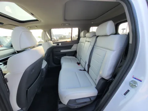 More photos of 2024 Hyundai Santa Fe Limited at Dorsett Nissan, IN