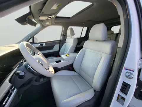 More photos of 2024 Hyundai Santa Fe Limited at Dorsett Nissan, IN