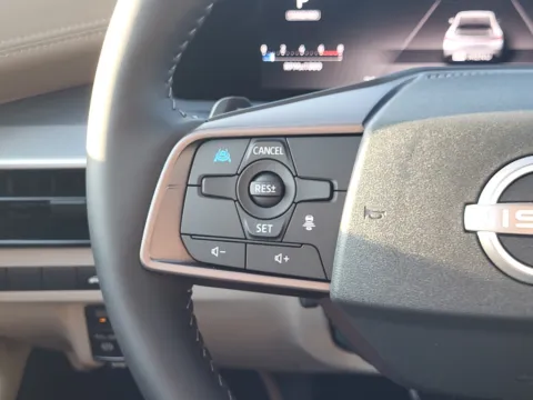 More photos of 2027 Nissan Murano Platinum at Dorsett Nissan, IN