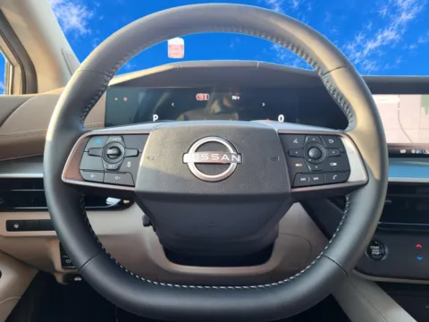 Photos of 2027 Nissan Murano Platinum for sale in Terre Haute, IN at Dorsett Nissan