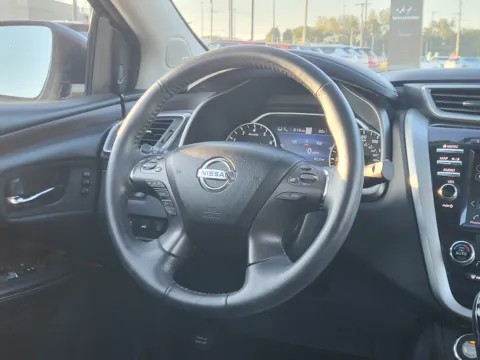 More photos of 2019 Nissan Murano Platinum at Dorsett Nissan, IN