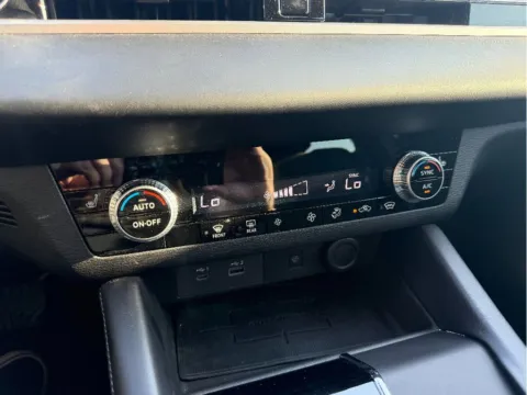 More photos of 2022 Mitsubishi Outlander SE at Dorsett Nissan, IN