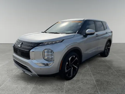 Silver 2022 Mitsubishi Outlander SE for sale in Terre Haute, IN
