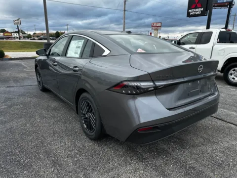 More photos of 2027 Nissan Sentra SV at Dorsett Nissan, IN