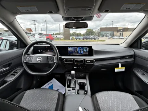 More photos of 2027 Nissan Sentra SV at Dorsett Nissan, IN