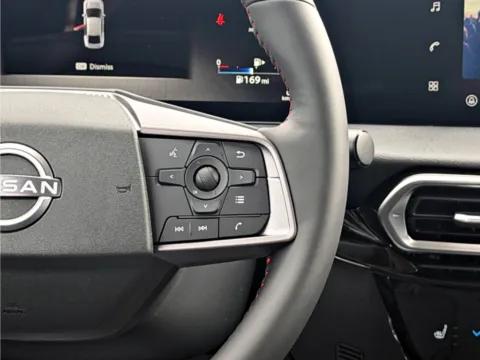 More photos of 2027 Nissan Sentra SR at Dorsett Nissan, IN
