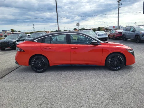 More photos of 2027 Nissan Sentra SR at Dorsett Nissan, IN