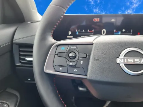 More photos of 2027 Nissan Sentra SR at Dorsett Nissan, IN