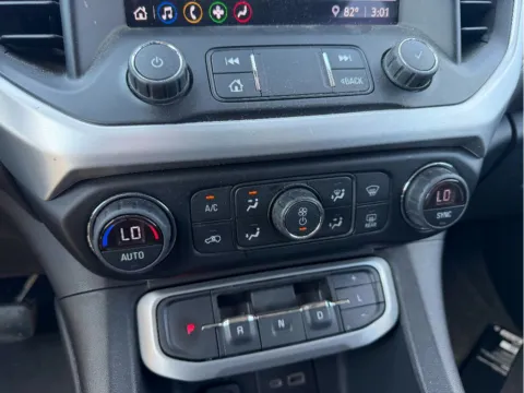 More photos of 2021 GMC Acadia SLE at Dorsett Nissan, IN