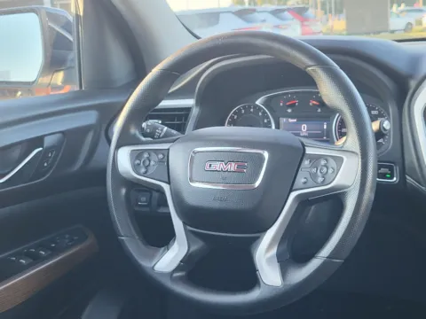 More photos of 2021 GMC Acadia SLE at Dorsett Nissan, IN