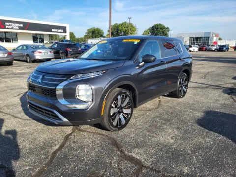 Blue 2025 Mitsubishi Outlander SE for sale in Terre Haute, IN