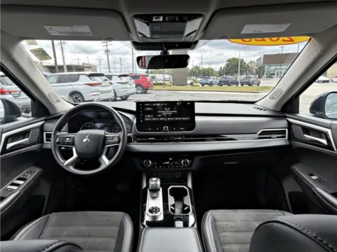 More photos of 2025 Mitsubishi Outlander SE at Dorsett Nissan, IN