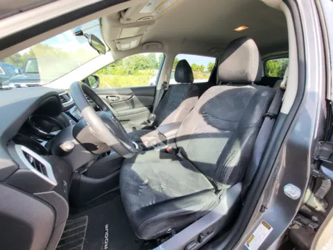 More photos of 2016 Nissan Rogue SV at Dorsett Nissan, IN