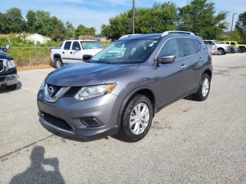 Gray 2016 Nissan Rogue SV for sale in Terre Haute, IN