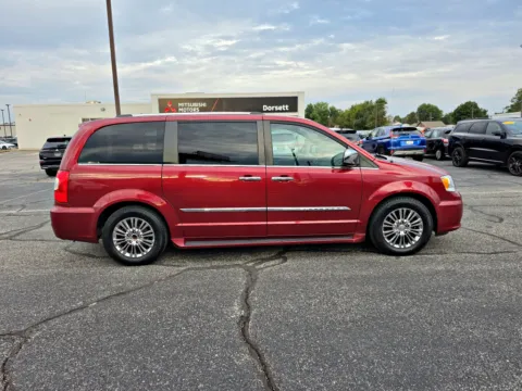 More photos of 2011 Chrysler Town & Country Limited at Dorsett Nissan, IN