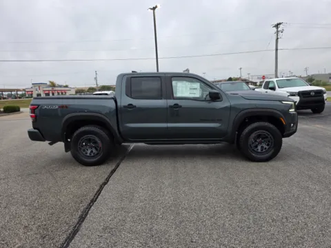 More photos of 2027 Nissan Frontier PRO-4X at Dorsett Nissan, IN
