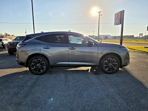 More photos of 2027 Nissan Murano Platinum at Dorsett Nissan, IN