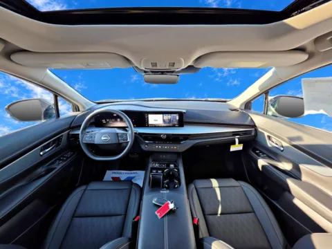Photos of 2027 Nissan Murano Platinum for sale in Terre Haute, IN at Dorsett Nissan