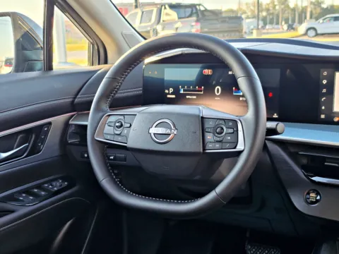 More photos of 2027 Nissan Murano Platinum at Dorsett Nissan, IN