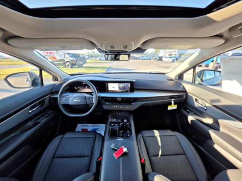 Photos of 2027 Nissan Murano Platinum for sale in Terre Haute, IN at Dorsett Nissan