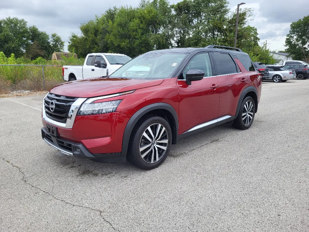 2023 Nissan Pathfinder Platinum