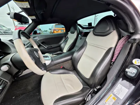 More photos of 2008 Saturn Sky Carbon Flash SE at Dorsett Nissan, IN